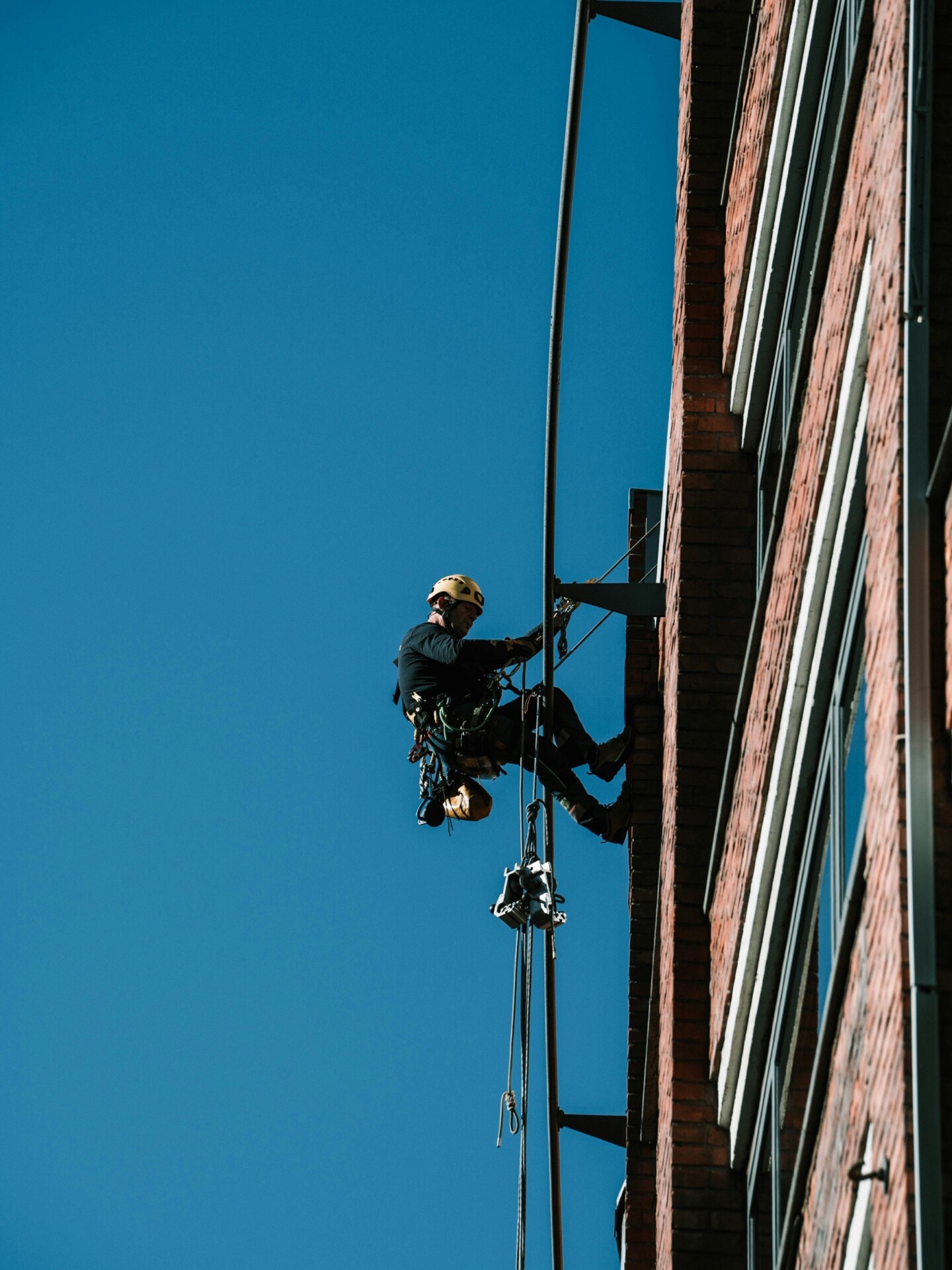 Travailleur sur façade